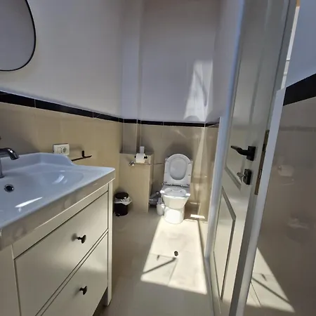 Small Attic Room With Private Bathroom Bucureşti Exterior foto