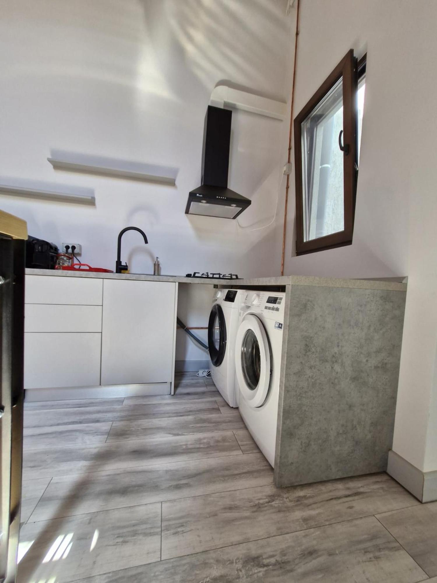Small Attic With Private Bathroom Appartement *