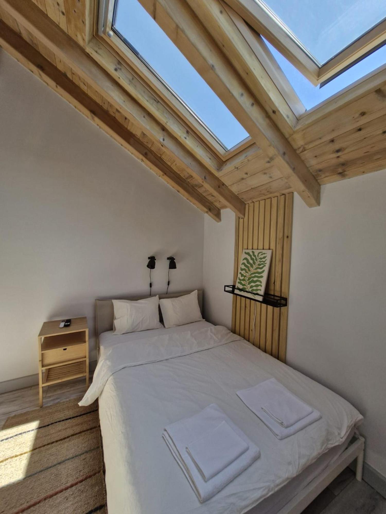 Small Attic With Private Bathroom Bucarest