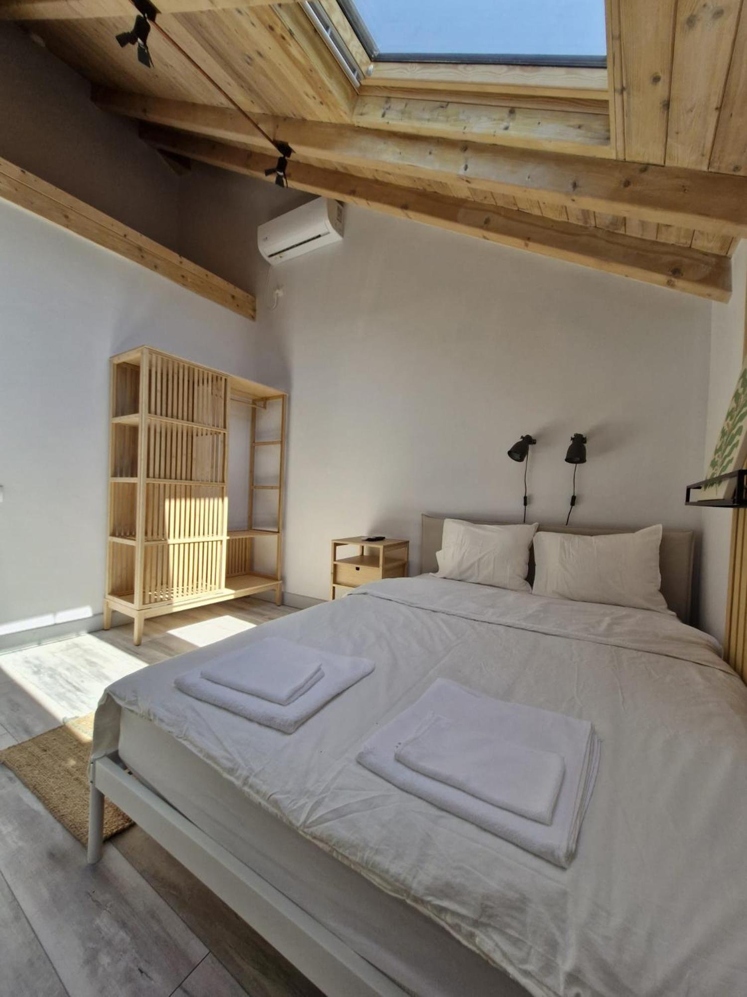 Small Attic With Private Bathroom Apartment Bukarest